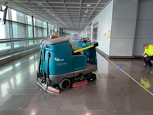 Scheuersaugroboter T16AMR Flughafenreinigung Scheuersaugroboter T16AMR Flughafenreinigung