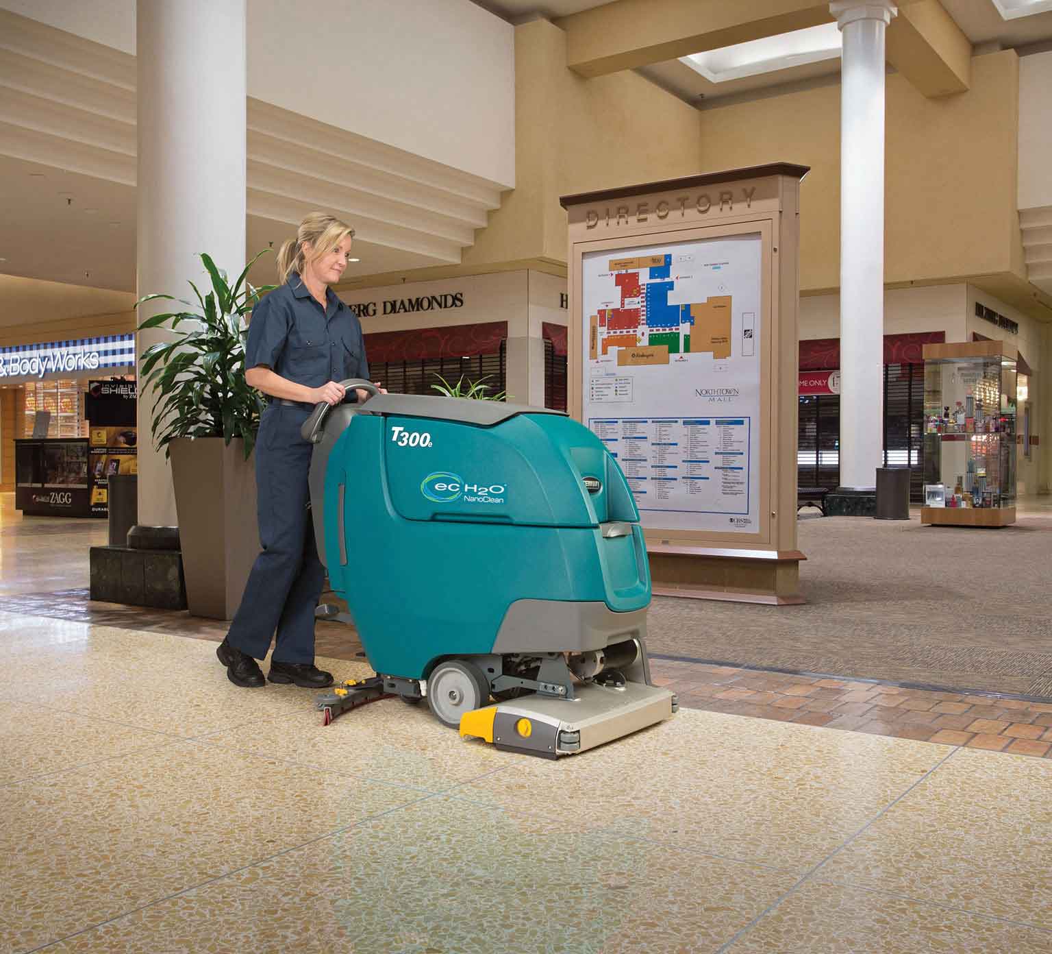 Tennant T300e used to cleaning shopping mall floor Tennant T300e used to cleaning shopping mall floor