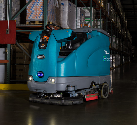 T16AMR en un almacén T16AMR en un almacén
