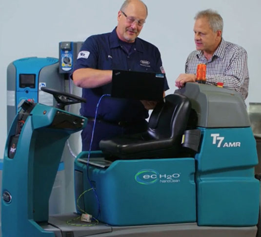A Tennant Company faz formação cruzada para funcionários de assistência técnica A Tennant Company faz formação cruzada para funcionários de assistência técnica